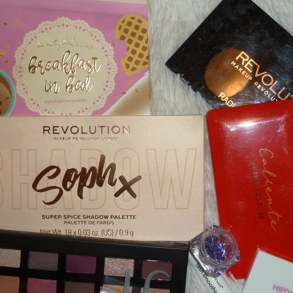 Bundle of Misc Makeup Items, Eyeshadow Palettes, Morphe, Revolution Highlighter - Picture 4 of 15